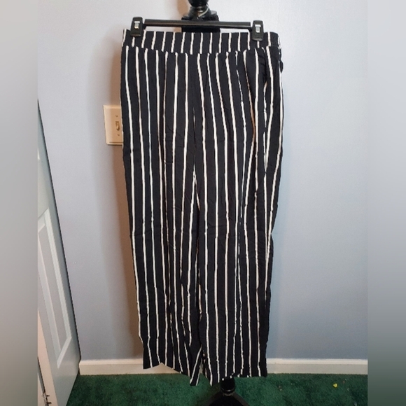 H&M Divided Wide Leg Pants With Pockets Black/White Stripes Size 6 - Picture 1 of 6